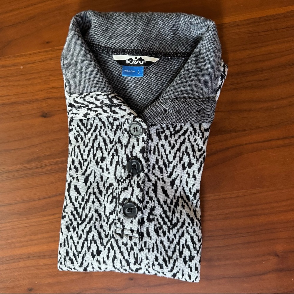 KAVU Women's 1/4 Button Pullover Animal Print Sweater
